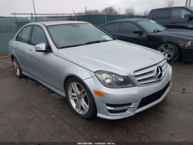 2012 MERCEDES-BENZ C 300 WDDGF8BB9CR192390