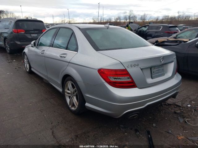 2012 MERCEDES-BENZ C 300 WDDGF8BB9CR192390 Photo 2
