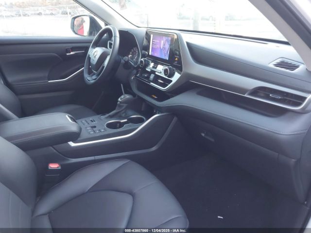 2024 TOYOTA HIGHLANDER 5TDKDRBHXRS555696 Photo 4