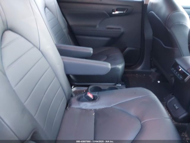 2024 TOYOTA HIGHLANDER 5TDKDRBHXRS555696 Photo 7