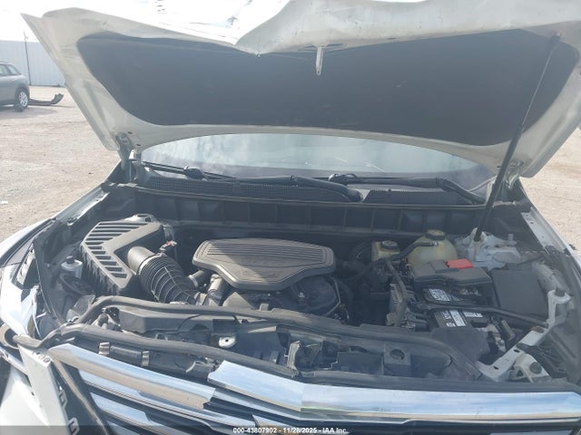 2017 CADILLAC XT5 1GYKNARS2HZ115124 Photo 9