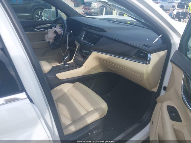 2017 CADILLAC XT5 1GYKNARS2HZ115124 Photo 4