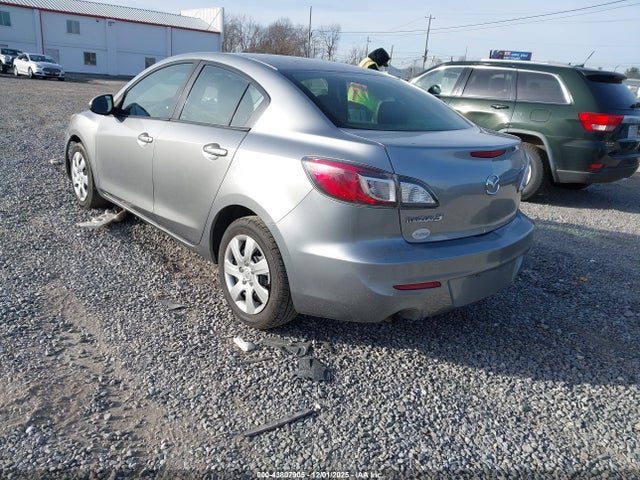 2013 MAZDA MAZDA3 JM1BL1TF9D1740636 Photo 2