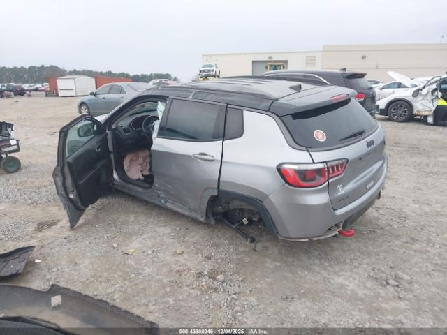2019 JEEP COMPASS 3C4NJDDB8KT671153 Photo 2
