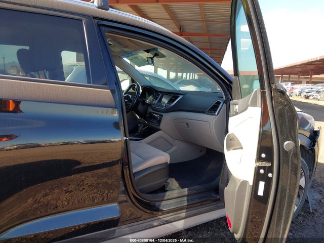 KM8J3CAL8JU744523 Hyundai Tucson Sport
