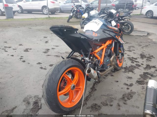 2022 KTM 1290 VBKV39406NM955735 Photo 3