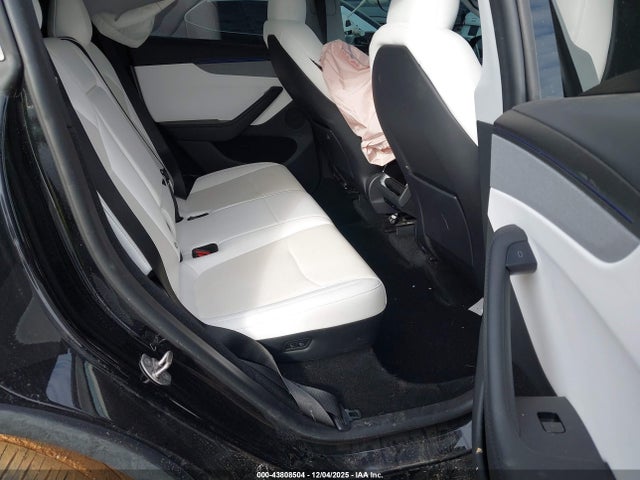 2026 TESLA MODEL Y 7SAYGDEE7TA460059 Photo 7