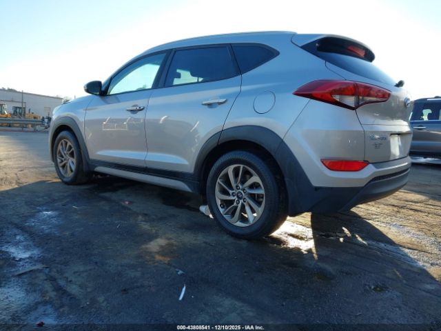2017 HYUNDAI TUCSON KM8J3CA46HU432915 Photo 2