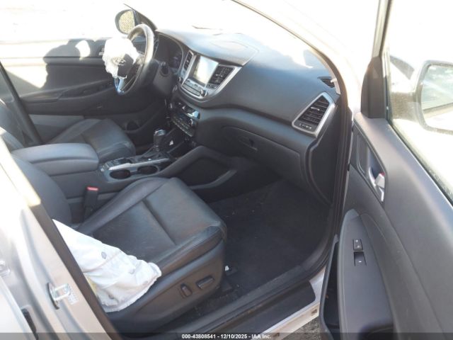 2017 HYUNDAI TUCSON KM8J3CA46HU432915 Photo 4