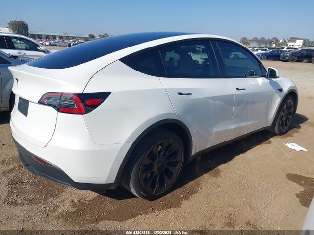 2021 TESLA MODEL Y 5YJYGDEEXMF205956 Photo 3