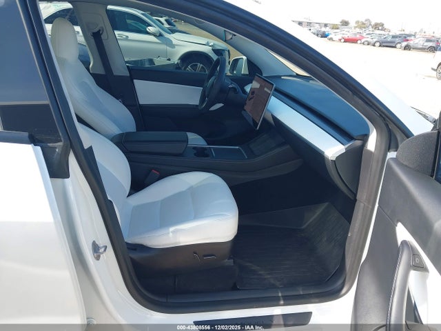 2021 TESLA MODEL Y 5YJYGDEEXMF205956 Photo 4