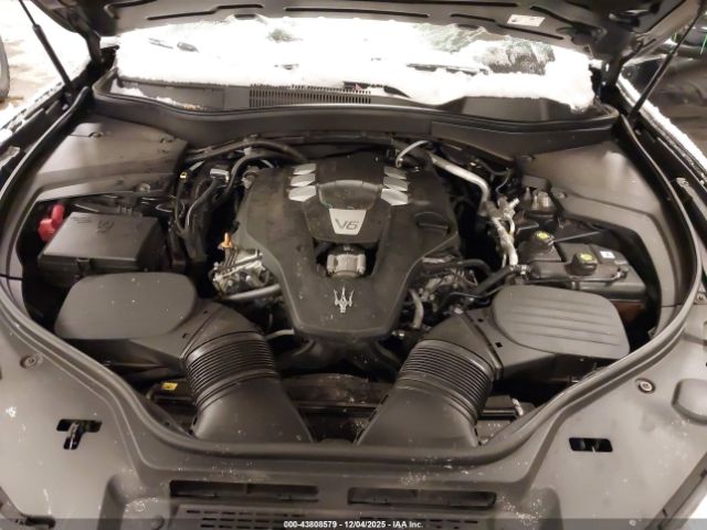 2019 MASERATI LEVANTE ZN661XUS1KX309822 Photo 9