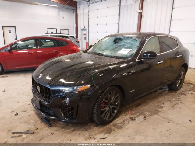 2019 MASERATI LEVANTE ZN661XUS1KX309822 Photo 1