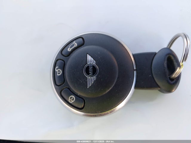 2010 MINI COOPER S WMWMF7C53ATX43586 Photo 10