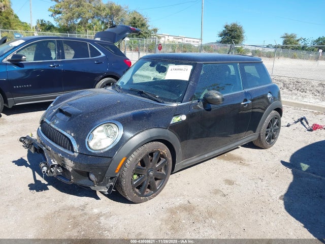 2010 MINI COOPER S WMWMF7C53ATX43586 Photo 1