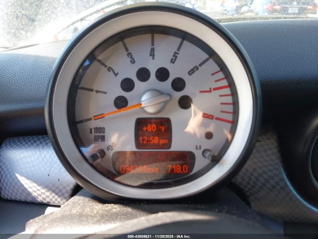 2010 MINI COOPER S WMWMF7C53ATX43586 Photo 6