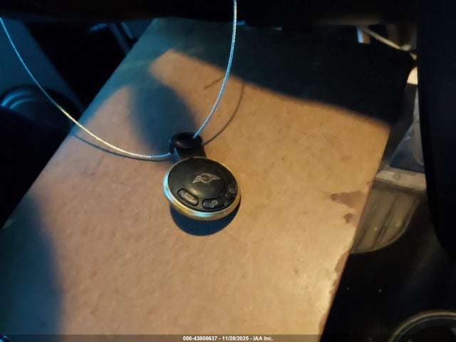 2010 MINI COOPER WMWMR3C58ATU98557 Photo 10