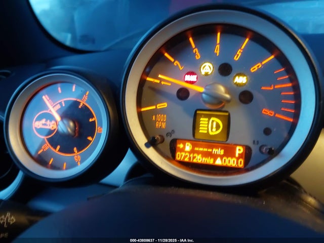 2010 MINI COOPER WMWMR3C58ATU98557 Photo 6