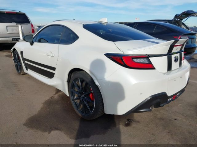 2024 TOYOTA GR86 JF1ZNBE10R8761024 Photo 2