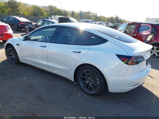 2022 TESLA MODEL 3 5YJ3E1EB0NF231603 Photo 2