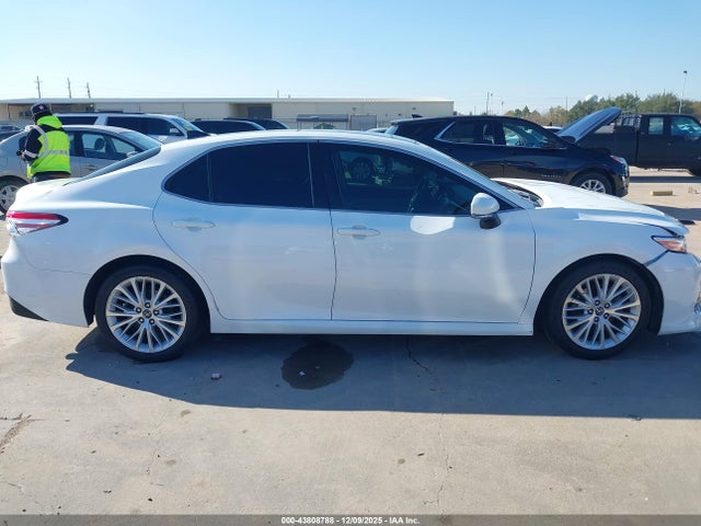 4T1B11HK6JU151173 Toyota CAMRY XLE