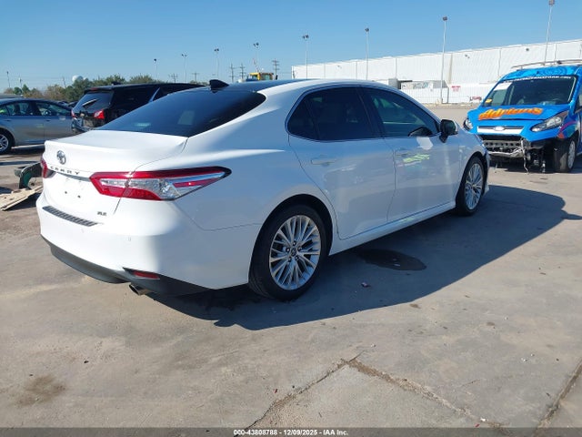 4T1B11HK6JU151173 Toyota CAMRY XLE
