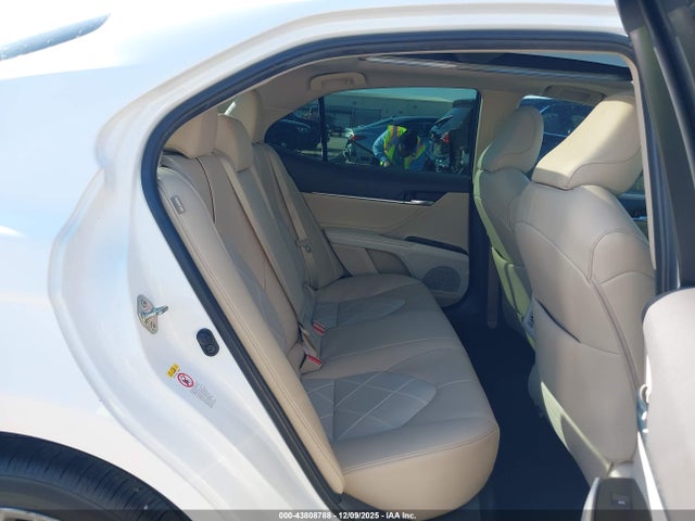 4T1B11HK6JU151173 Toyota CAMRY XLE