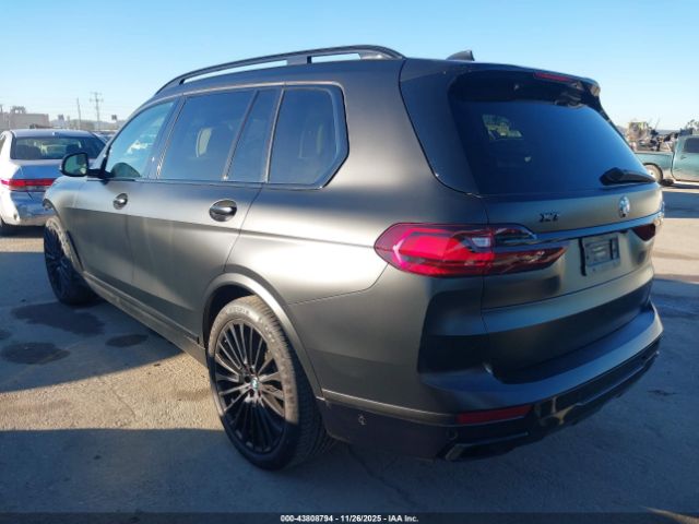 2021 BMW X7 5UXCW2C03M9F77496 Photo 2