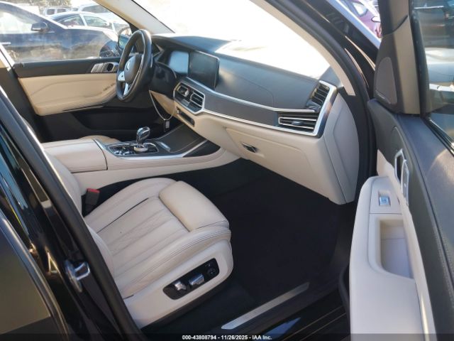 2021 BMW X7 5UXCW2C03M9F77496 Photo 4