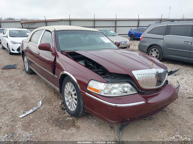 2004 LINCOLN TOWN CAR 1LNHM81W14Y674637
