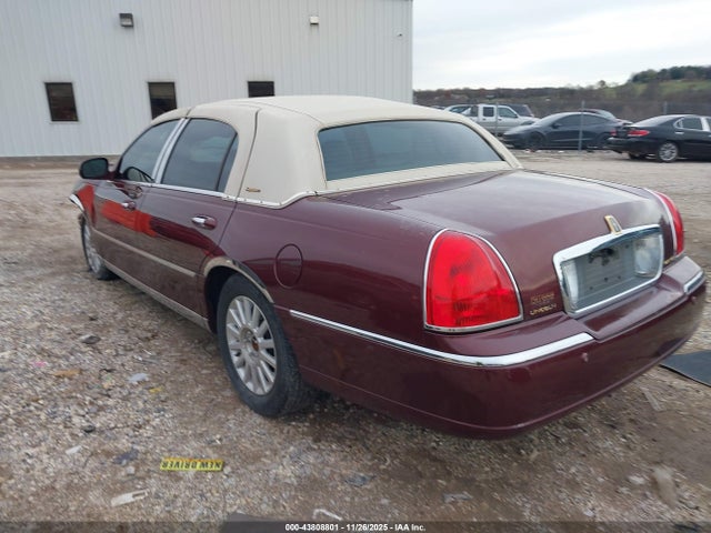 2004 LINCOLN TOWN CAR 1LNHM81W14Y674637 Photo 2