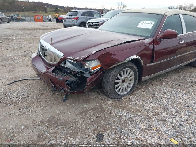 2004 LINCOLN TOWN CAR 1LNHM81W14Y674637 Photo 5
