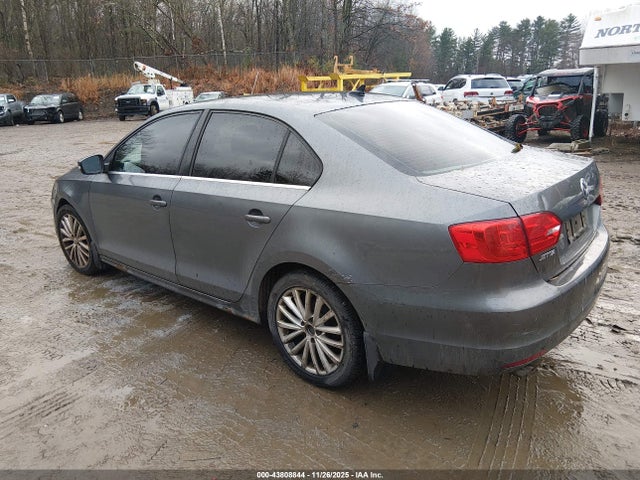 43808844 :رقم المزاد ، 3VWLZ7AJ1BM392776 vin ، 2011 Volkswagen Jetta 2.5l Sel مزاد بيع