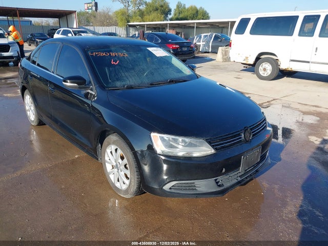 43808930 :رقم المزاد ، 3VWD17AJ9EM336682 vin ، 2014 Volkswagen Jetta 1.8t Se مزاد بيع