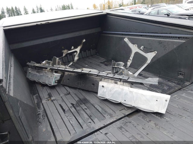 7G2CEHED9SA073343 Tesla Cybertruck