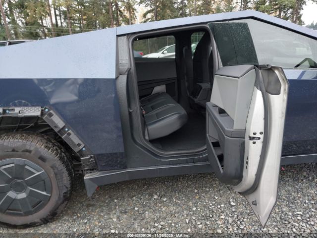 2025 TESLA CYBERTRUCK 7G2CEHED9SA073343 Photo 7