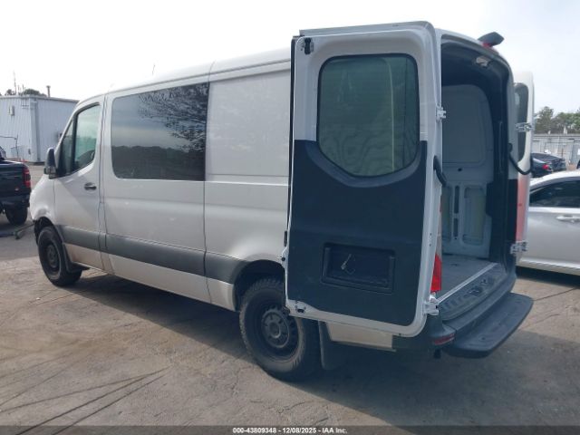 2024 MERCEDES-BENZ SPRINTER 2500 W1W4KBHY7RT175475 Photo 2