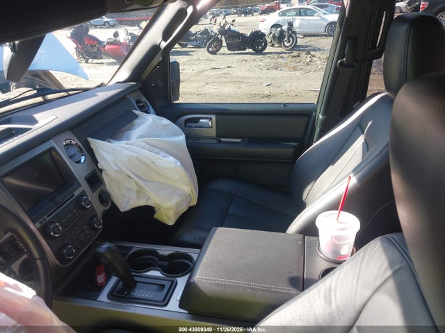 1FMJU1HT8HEA38311 Ford Expedition Xlt