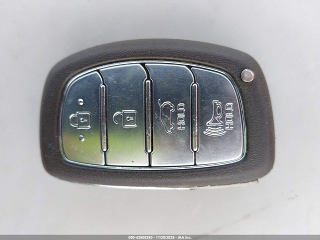 KM8J3CA48HU490511 Hyundai Tucson Se Plus
