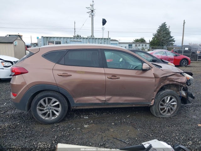 KM8J3CA48HU490511 Hyundai Tucson Se Plus