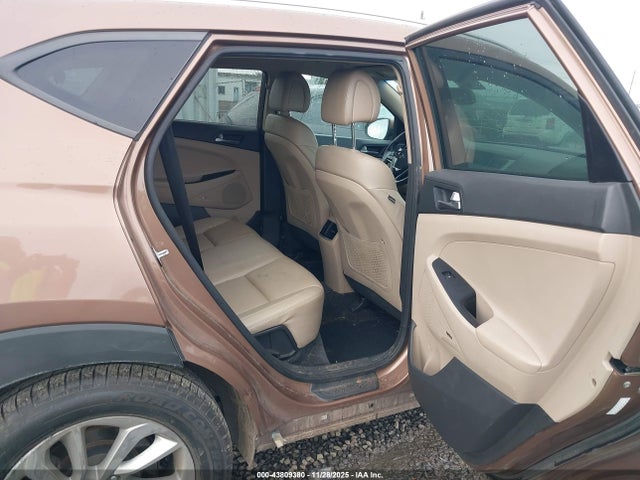 KM8J3CA48HU490511 Hyundai Tucson Se Plus