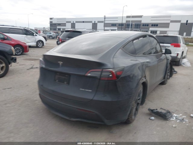 2024 TESLA MODEL Y 7SAYGDEE3RA253757 Photo 3