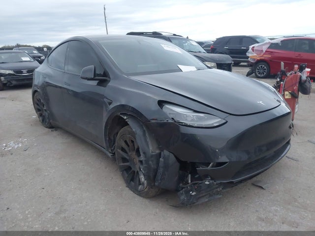 2024 TESLA MODEL Y 7SAYGDEE3RA253757 Photo 5