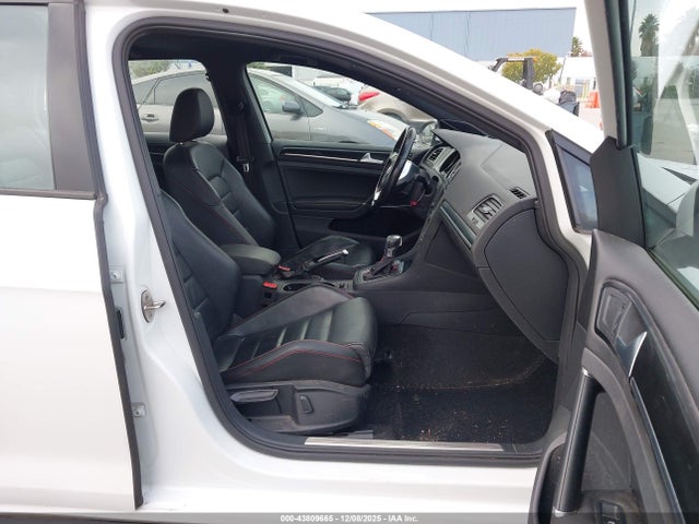 2017 VOLKSWAGEN GOLF GTI 3VW447AU8HM071503 Photo 4