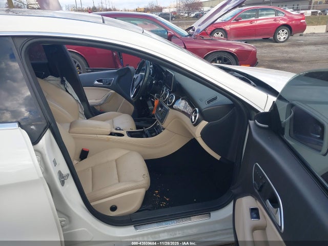 2014 MERCEDES-BENZ CLA 250 WDDSJ4EBXEN059970 Photo 4