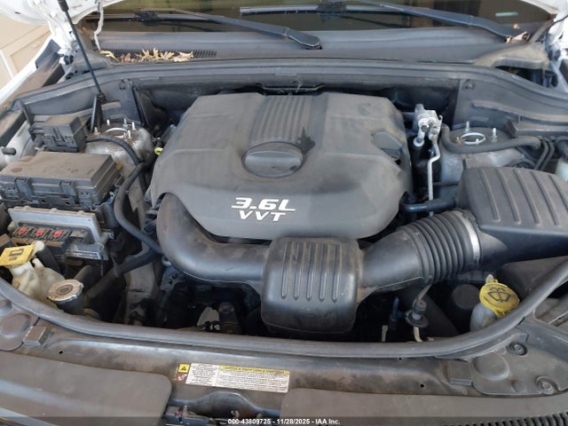 43809725 :رقم المزاد ، 1C4RJFAG4DC561924 vin ، 2013 Jeep Grand Cherokee Laredo Altitude مزاد بيع