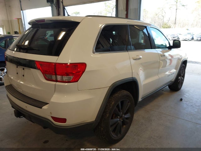 43809725 :رقم المزاد ، 1C4RJFAG4DC561924 vin ، 2013 Jeep Grand Cherokee Laredo Altitude مزاد بيع