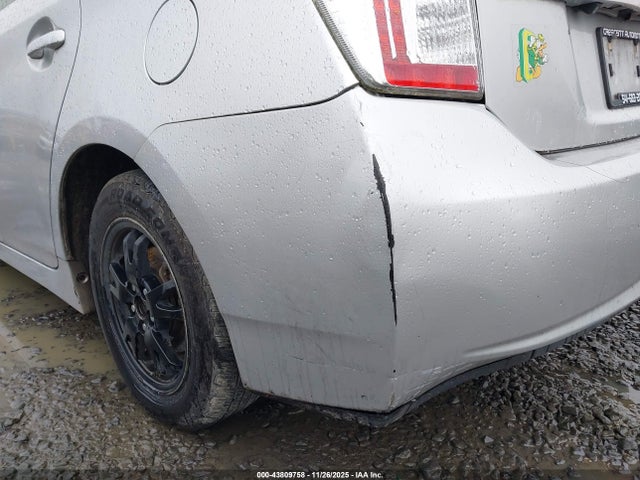 Toyota Prius Two 2015 JTDKN3DU8F0398706 Image 19