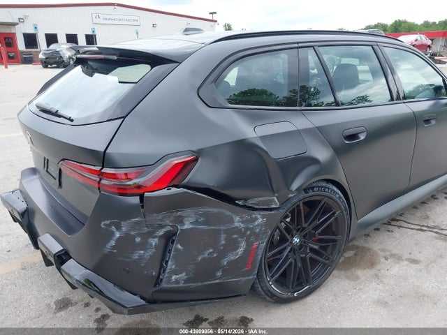 2026 Bmw M5 Touring მანქანა იყიდება აუქციონზე, vin: WBS83GV07TCW00246, აუქციონის ნომერი: 43809856