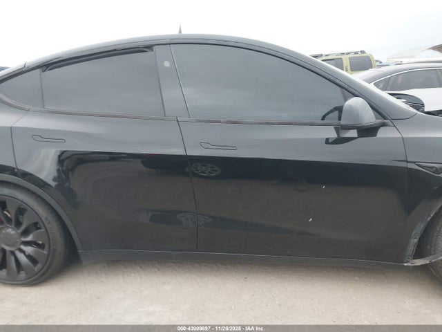 7SAYGDEF8RA289906 Tesla Model Y Performance Dual Motor All-wheel Drive
